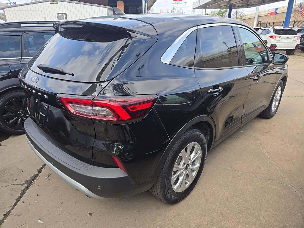 Used 2023 Ford Escape Active w/ Tech Pack #1 image 2