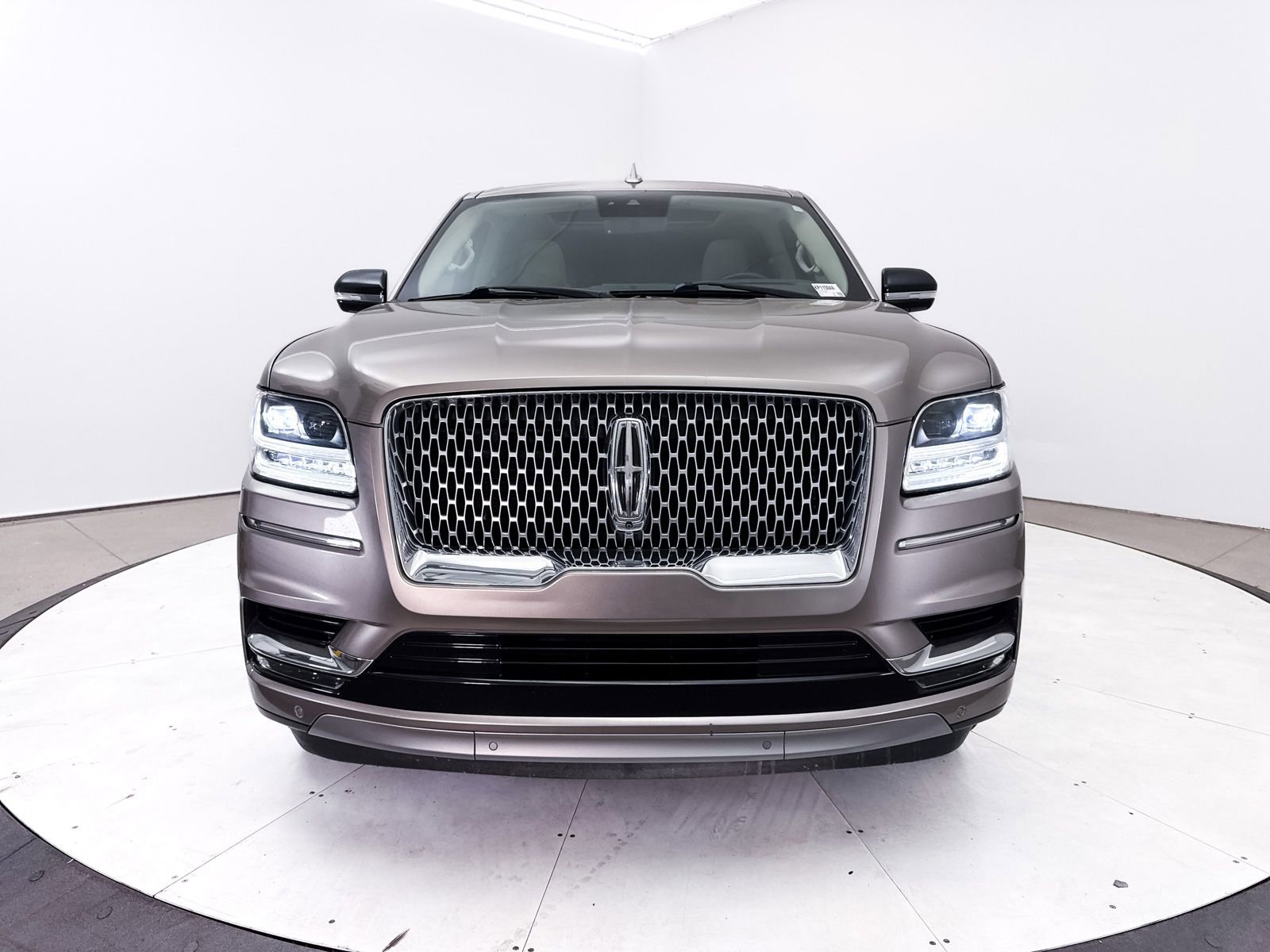 Used 2018 Lincoln Navigator Reserve w/ Technology Package AWD/4WD image 16