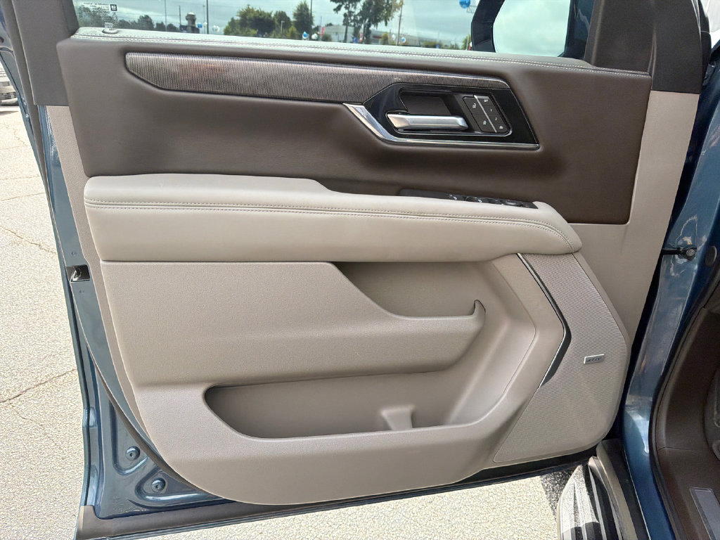 Used 2025 GMC Yukon XL Elevation w/ Technology Package RWD image 10