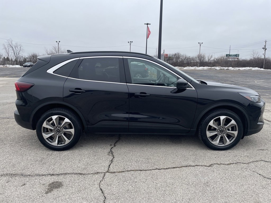 Used 2023 Ford Escape Platinum image 7