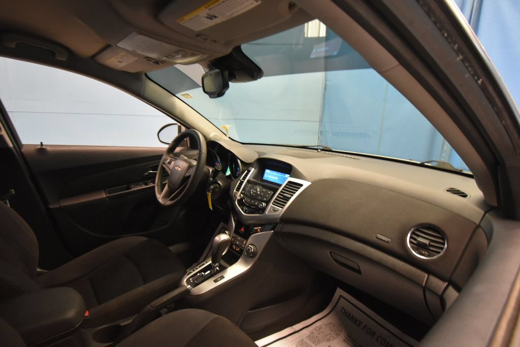 Used 2015 Chevrolet Cruze LT FWD image 21