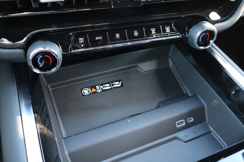 New 2026 Chevrolet Suburban High Country image 25