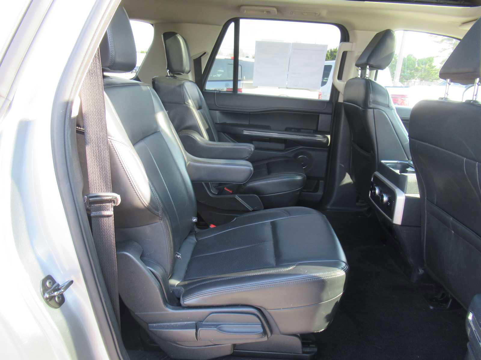 Used 2022 Ford Expedition Max XLT image 22