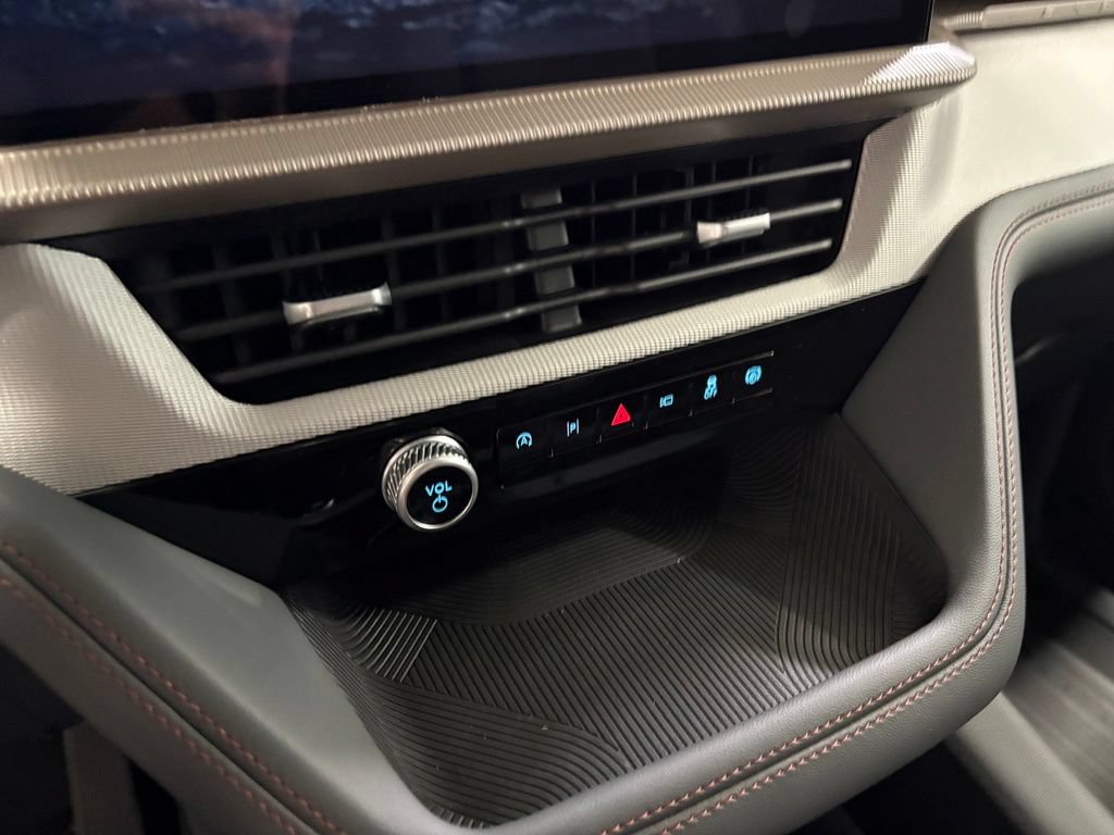 New 2026 Ford Explorer Active w/ Active Comfort Package AWD/4WD image 16