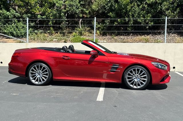 Used 2019 Mercedes-Benz SL 550 image 6