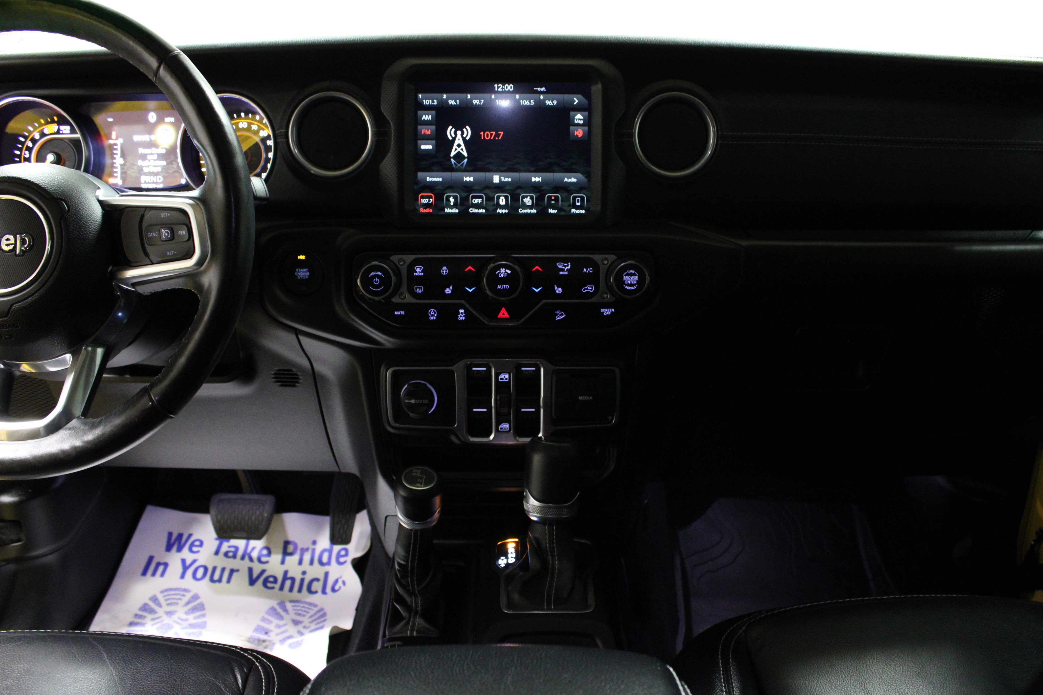 Used 2018 Jeep Wrangler Unlimited Sahara image 18