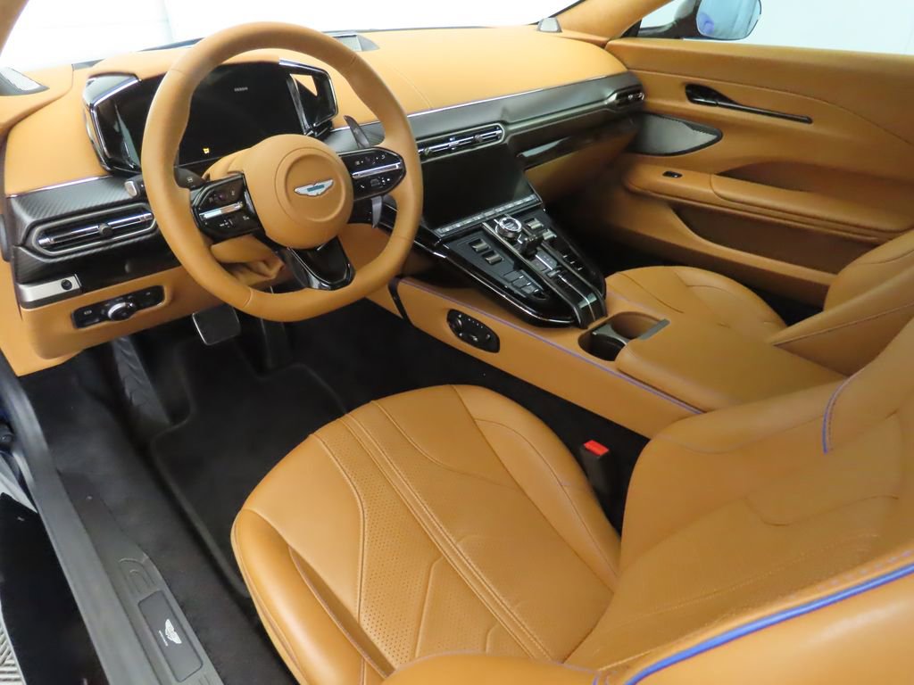 Used 2025 Aston Martin V8 Vantage Coupe image 9