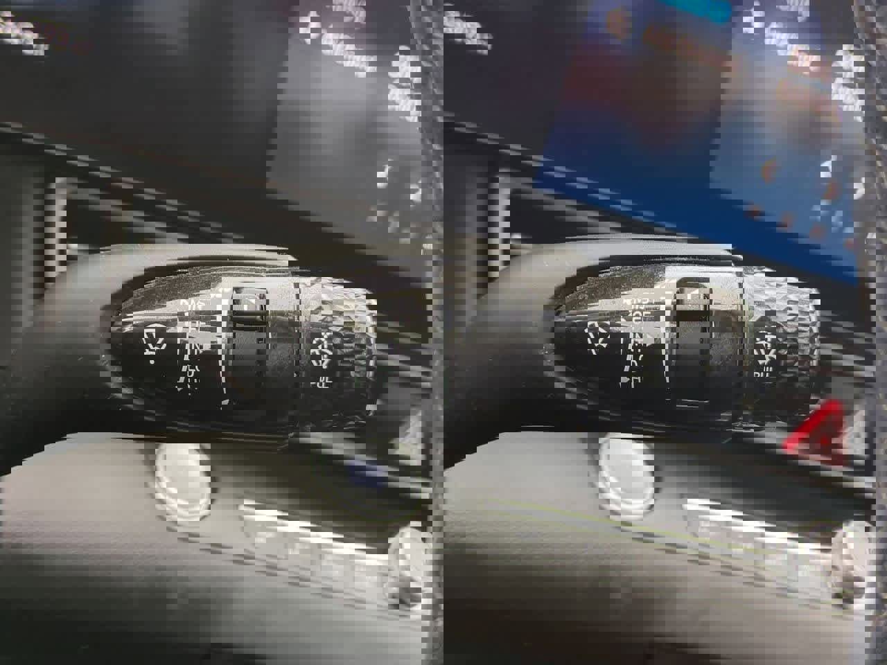 Used 2023 Hyundai Elantra Limited image 26