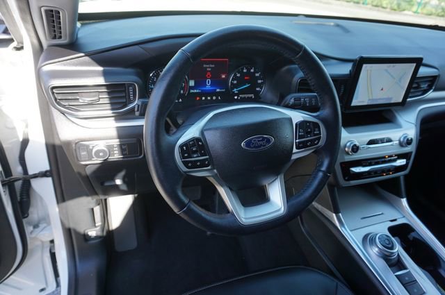 Certified 2022 Ford Explorer XLT w/ Equipment Group 202A RWD image 11