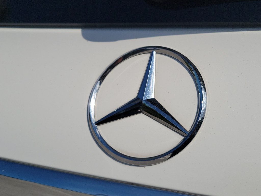 Used 2025 Mercedes-Benz GLS 580 4MATIC image 9