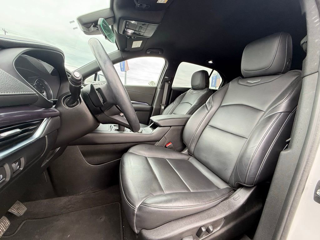 Used 2023 Cadillac XT4 Luxury w/ Cold Weather Package image 21