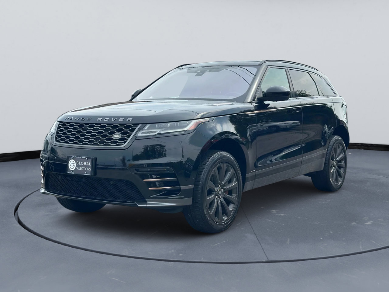 Used 2018 Land Rover Range Rover Velar R-Dynamic SE image 3
