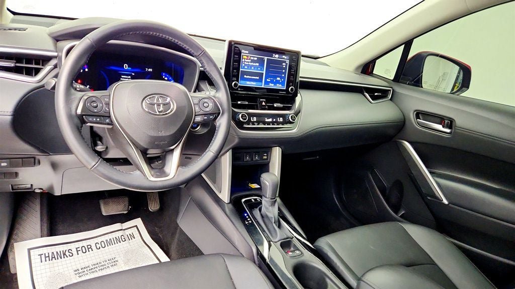 Used 2022 Toyota Corolla Cross XLE w/ Convenience Package FWD image 13