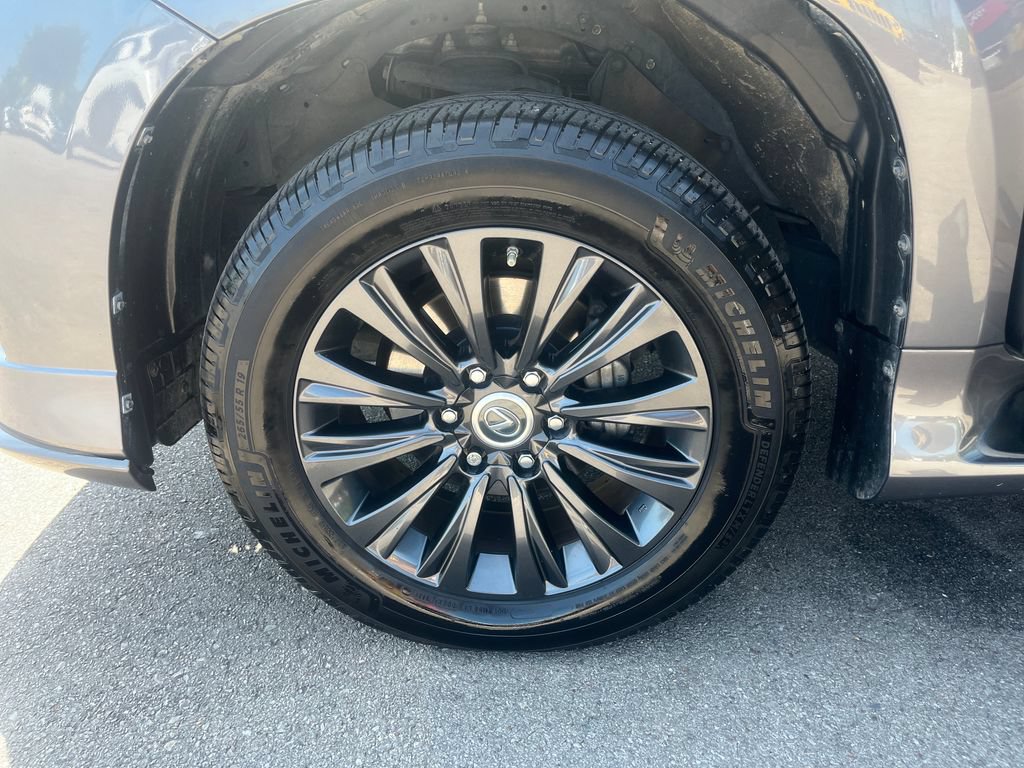 Used 2021 Lexus GX 460 Premium w/ Accessory Package AWD/4WD image 28
