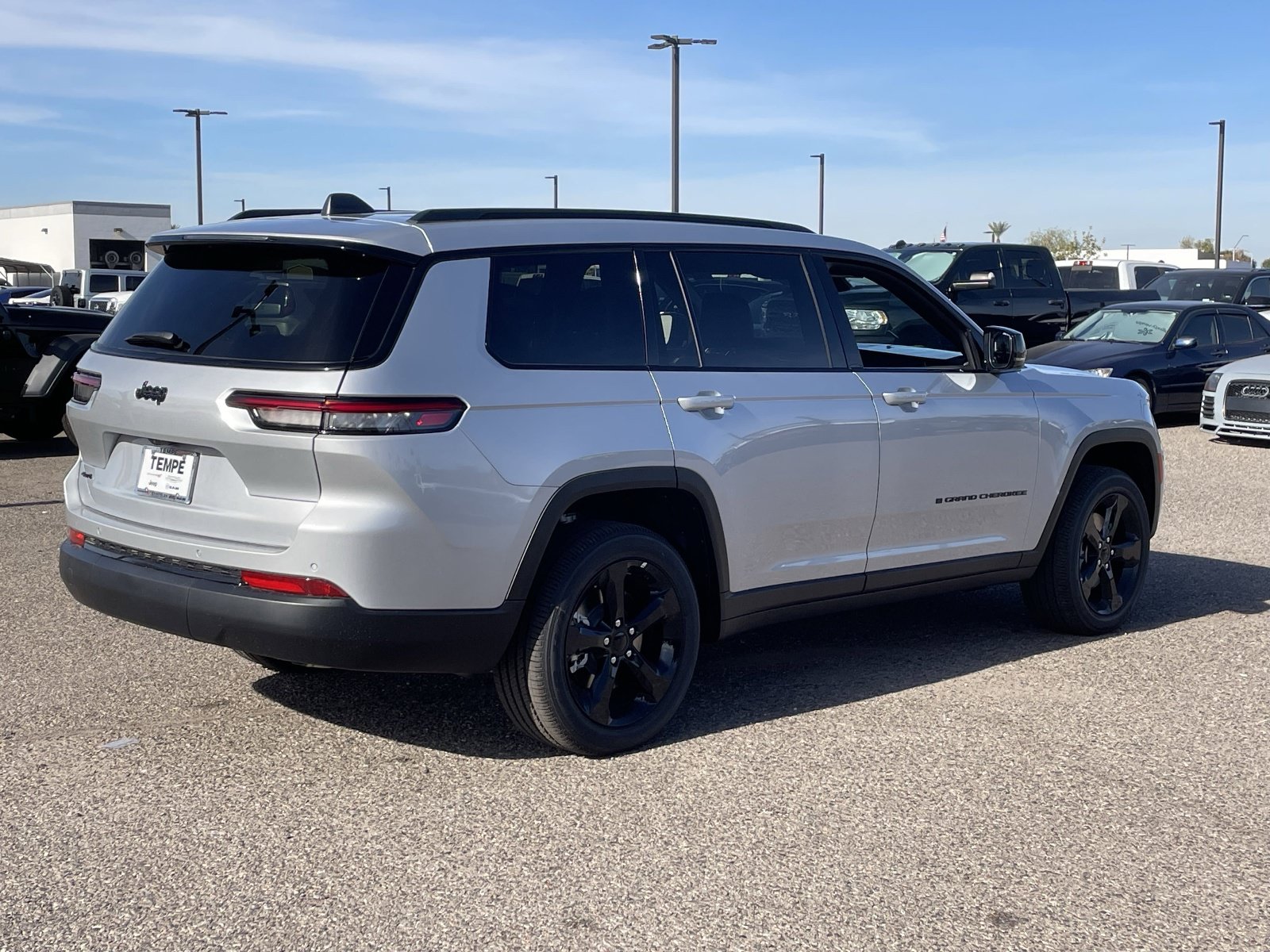 New 2025 Jeep Grand Cherokee L Altitude AWD/4WD image 4
