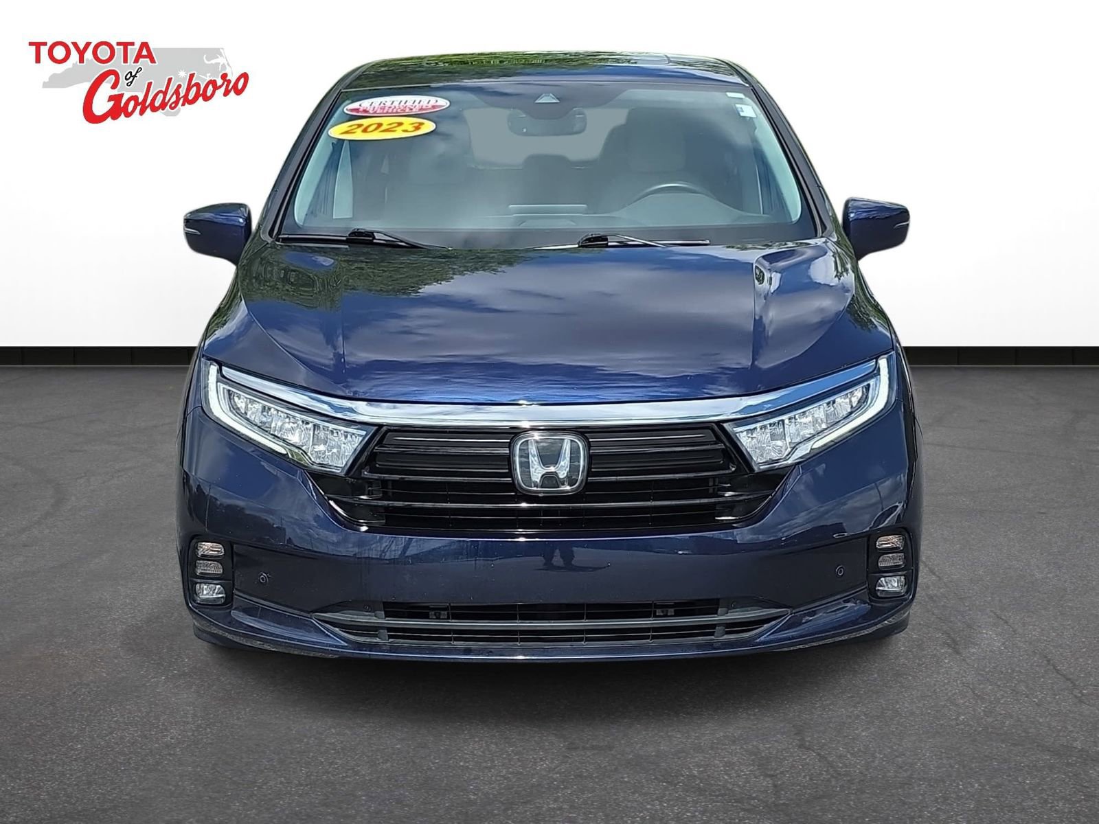 Used 2023 Honda Odyssey Touring image 2