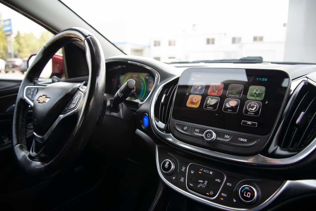 Used 2018 Chevrolet Volt Premier w/ Driver Confidence Package FWD image 18