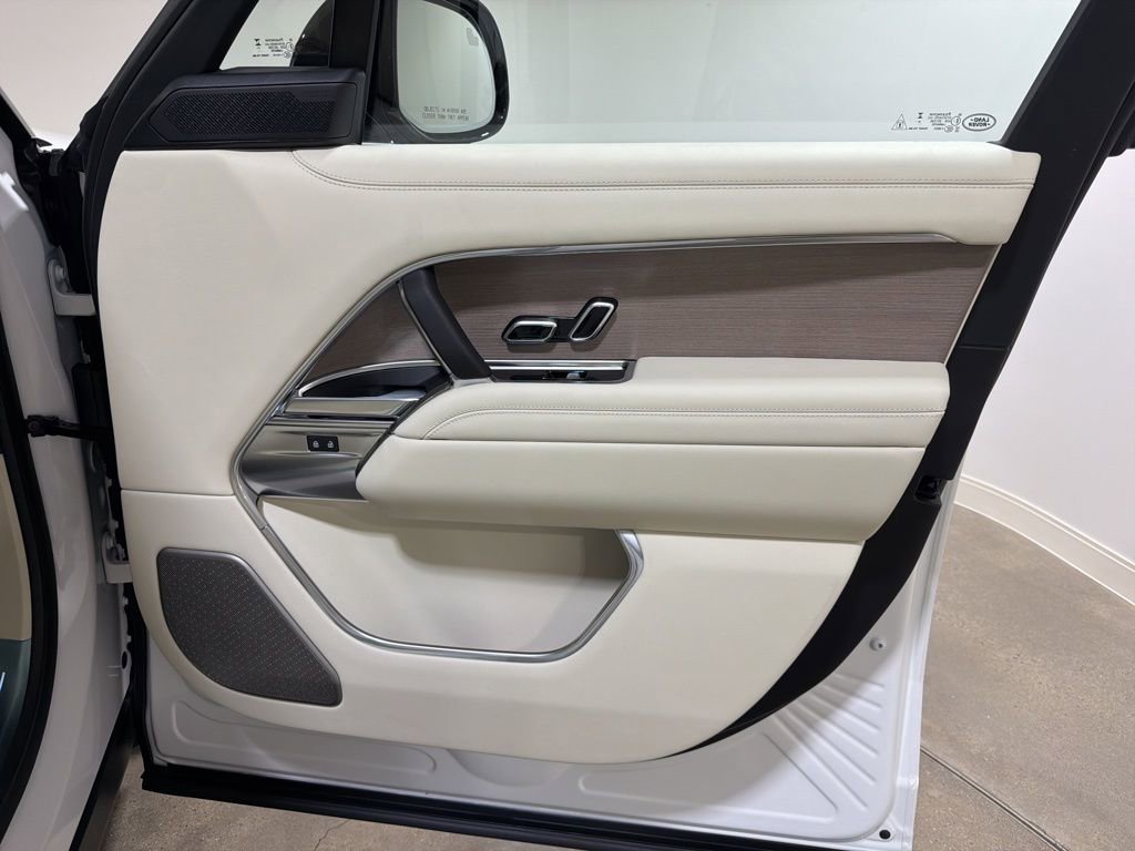 New 2026 Land Rover Range Rover Autobiography image 23