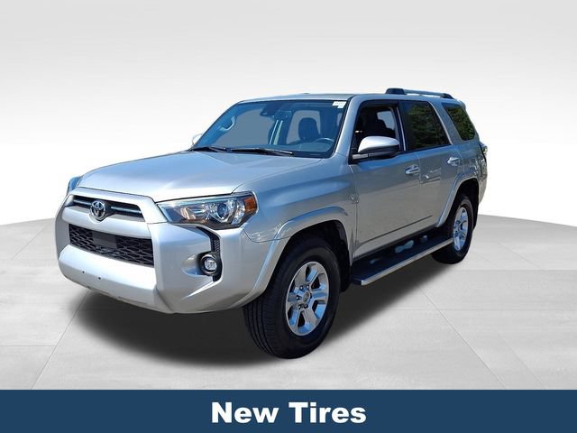 Used 2022 Toyota 4Runner SR5 AWD/4WD image 4