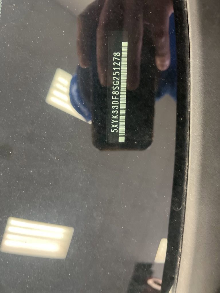 Used 2025 Kia Sportage EX image 2