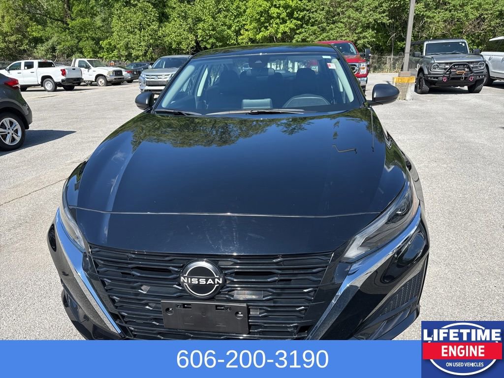 Used 2024 Nissan Altima 2.5 SV FWD image 3