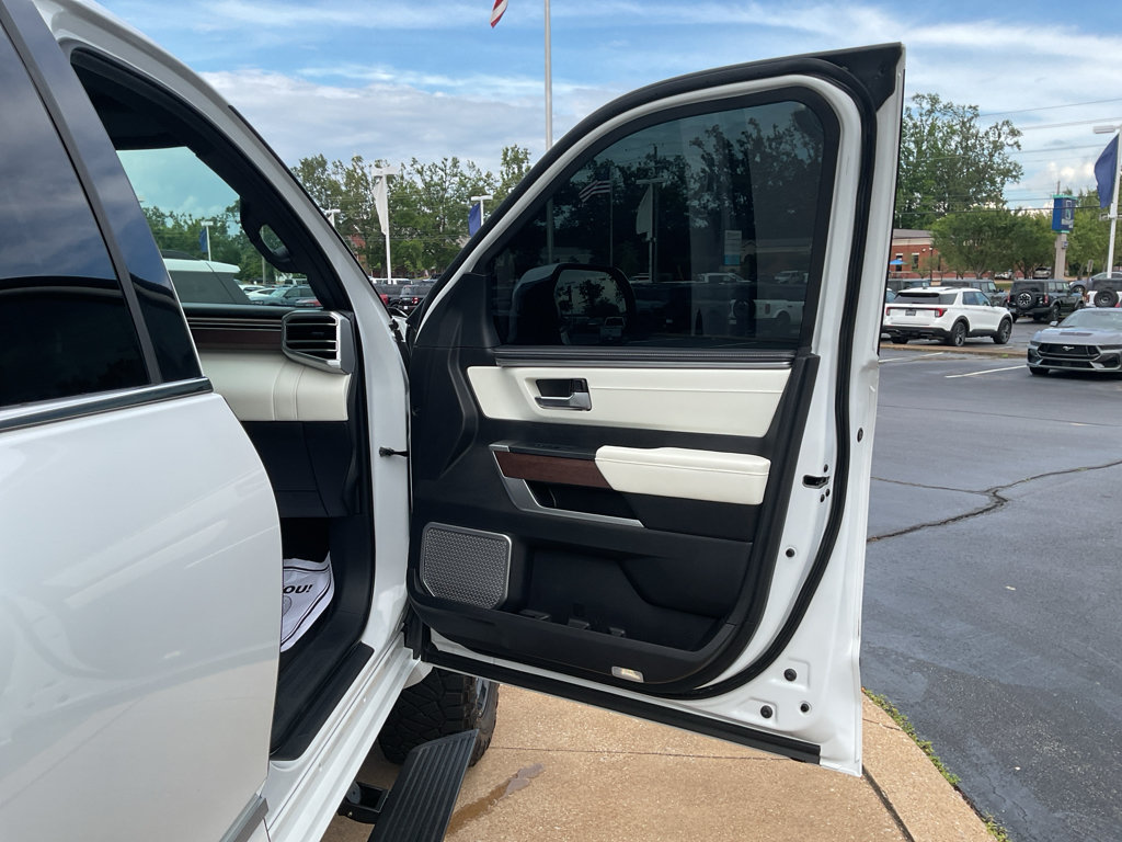 Used 2023 Toyota Tundra Capstone AWD/4WD image 18