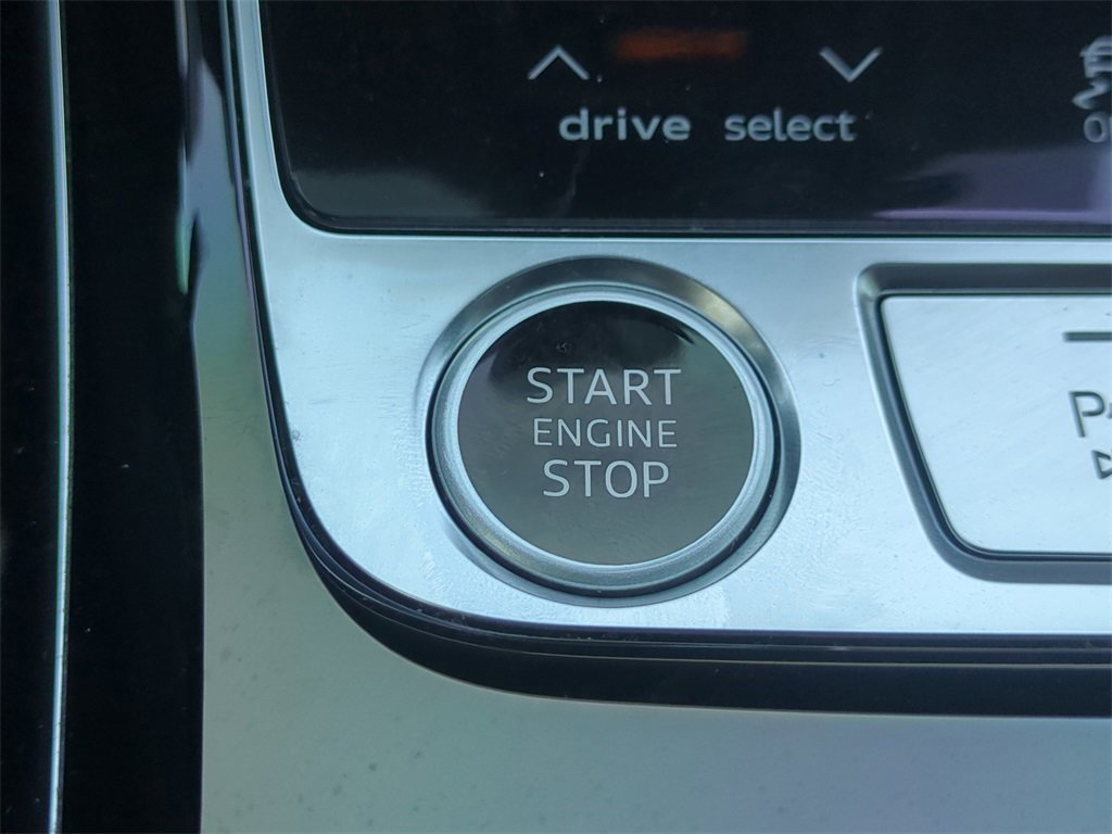 Used 2024 Audi A8 L 3.0T w/ Comfort Plus Package image 33