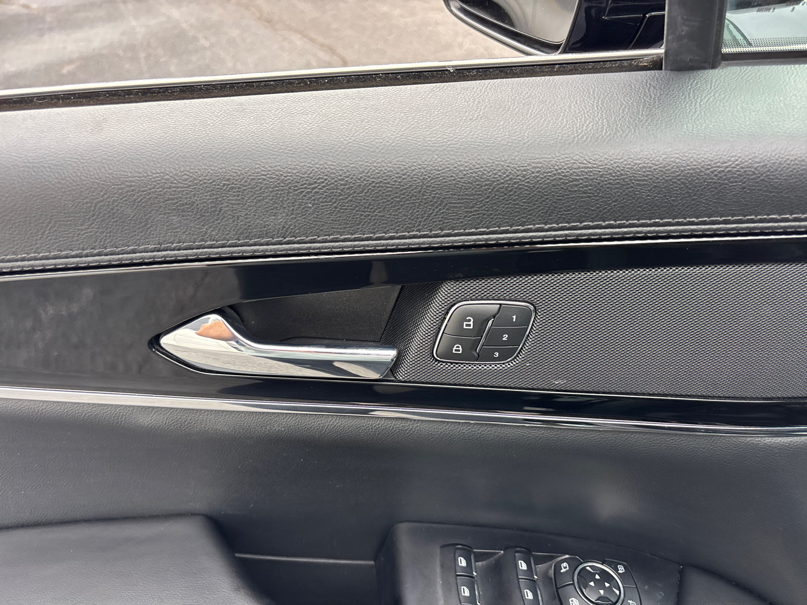 Certified 2023 Lincoln Nautilus AWD w/ Premium Package image 12