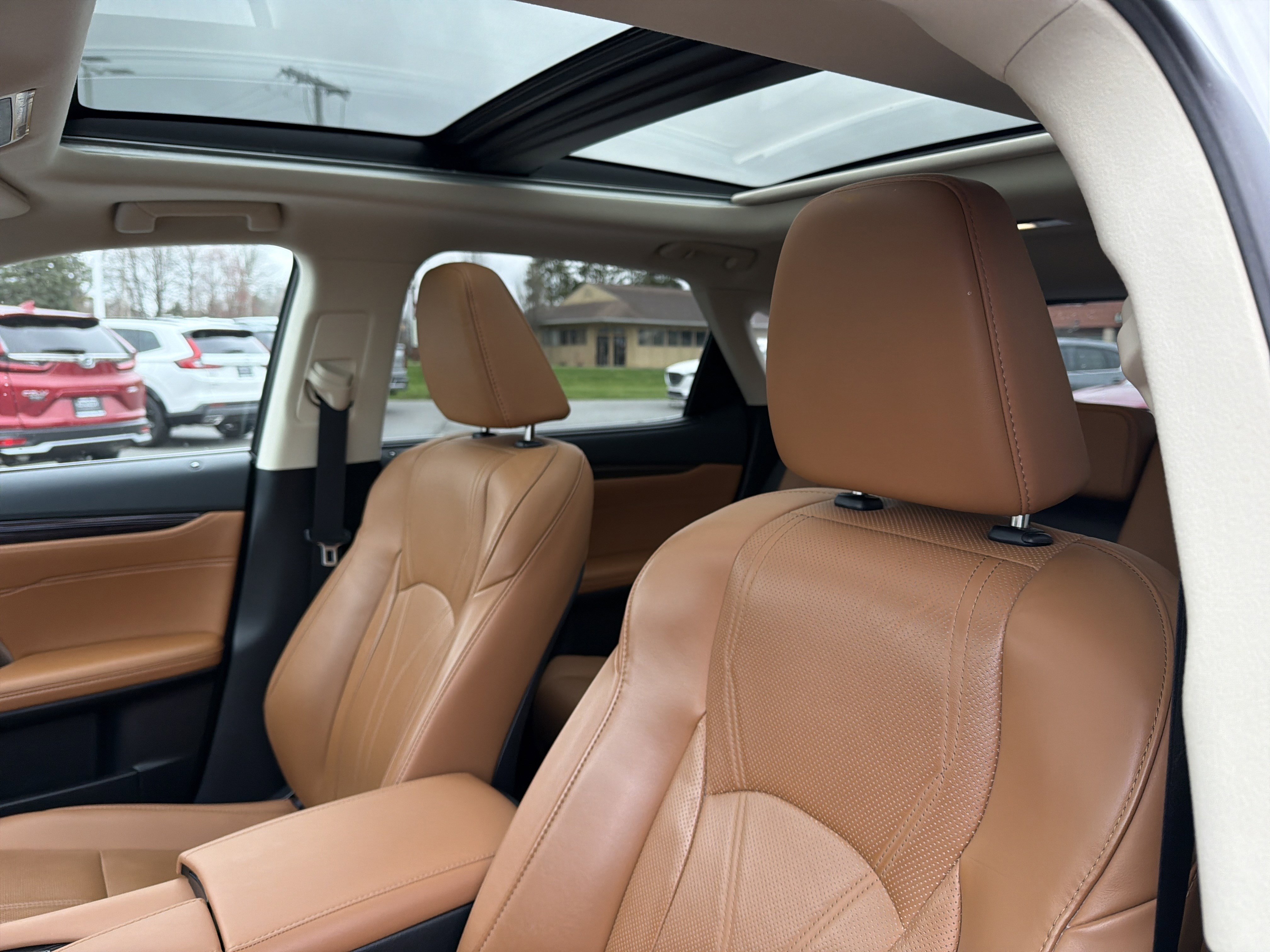 Used 2022 Lexus RX 450h AWD w/ Luxury Package image 3