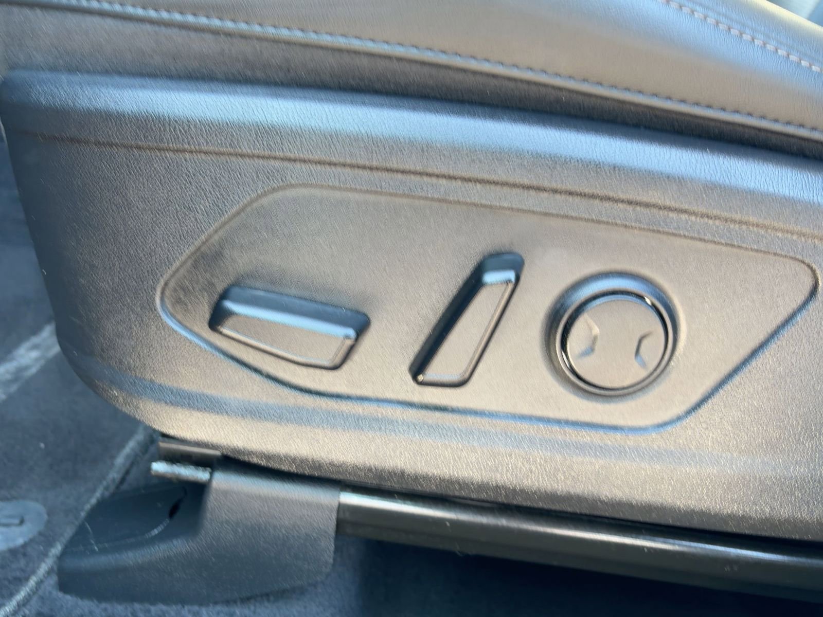 Used 2024 Kia Sorento S image 17