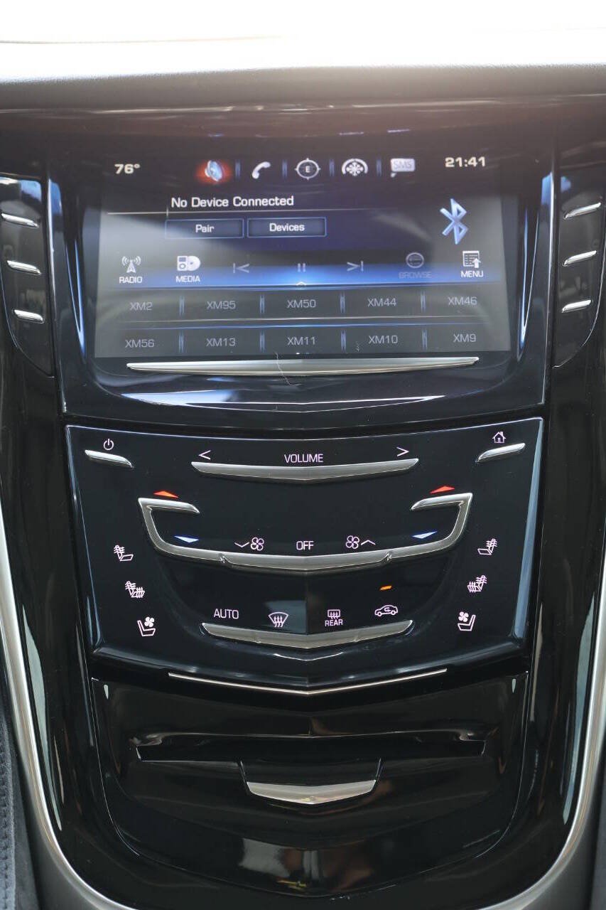 Used 2019 Cadillac Escalade ESV Luxury AWD/4WD image 20