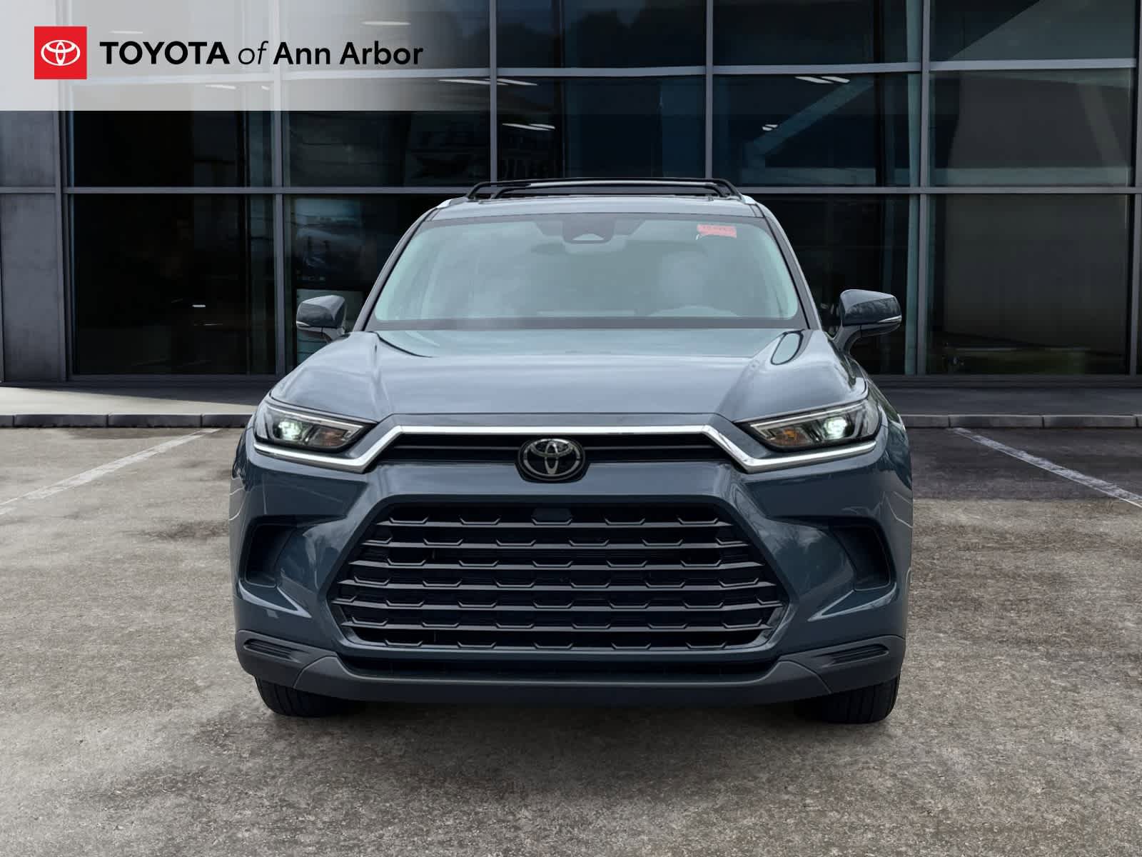 Used 2024 Toyota Grand Highlander AWD image 14