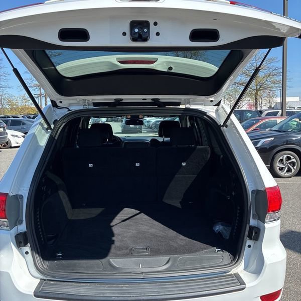 Used 2016 Jeep Grand Cherokee Laredo w/ Quick Order Package 23E RWD image 16