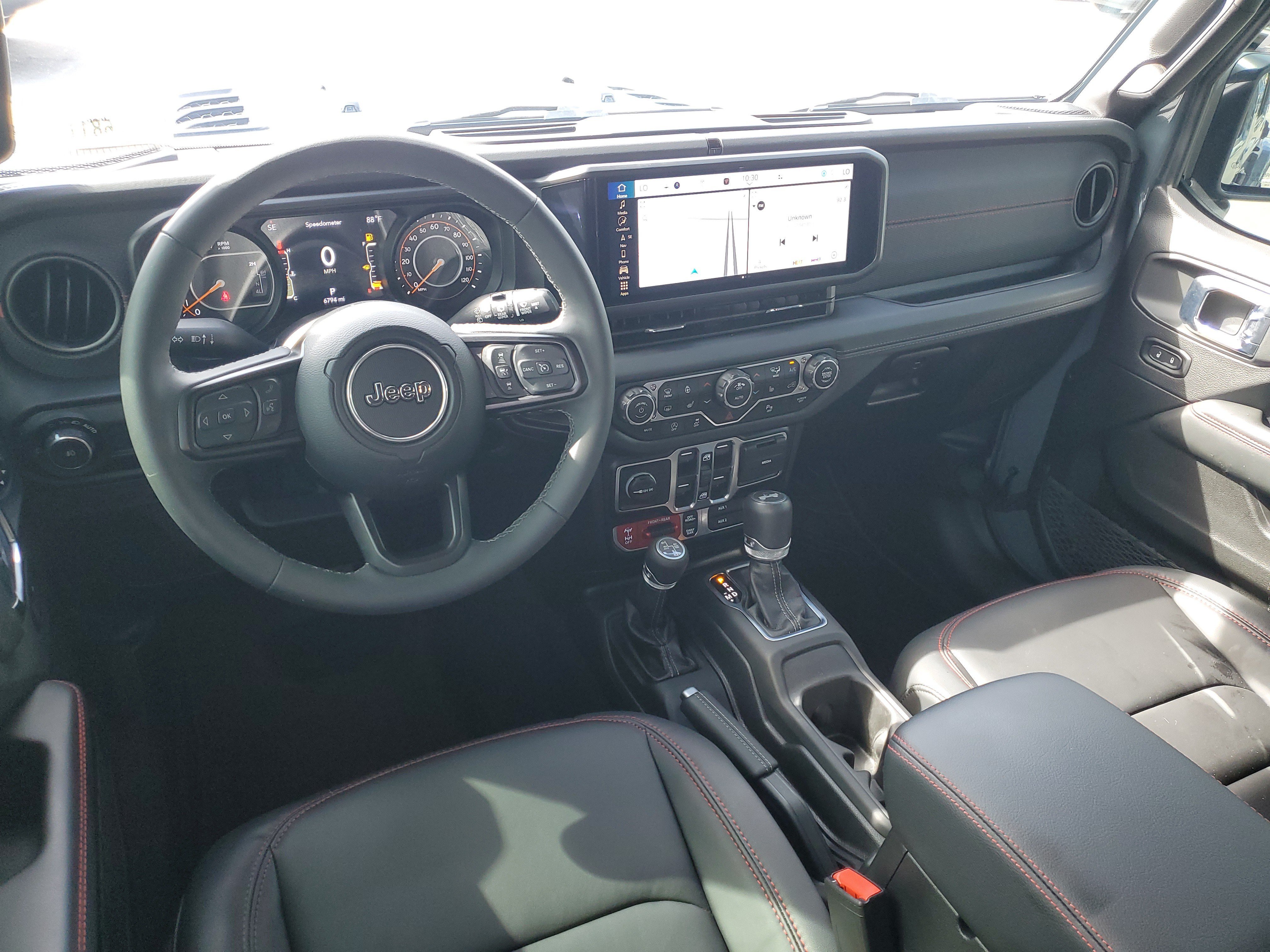 Used 2025 Jeep Wrangler Unlimited Rubicon AWD/4WD image 10