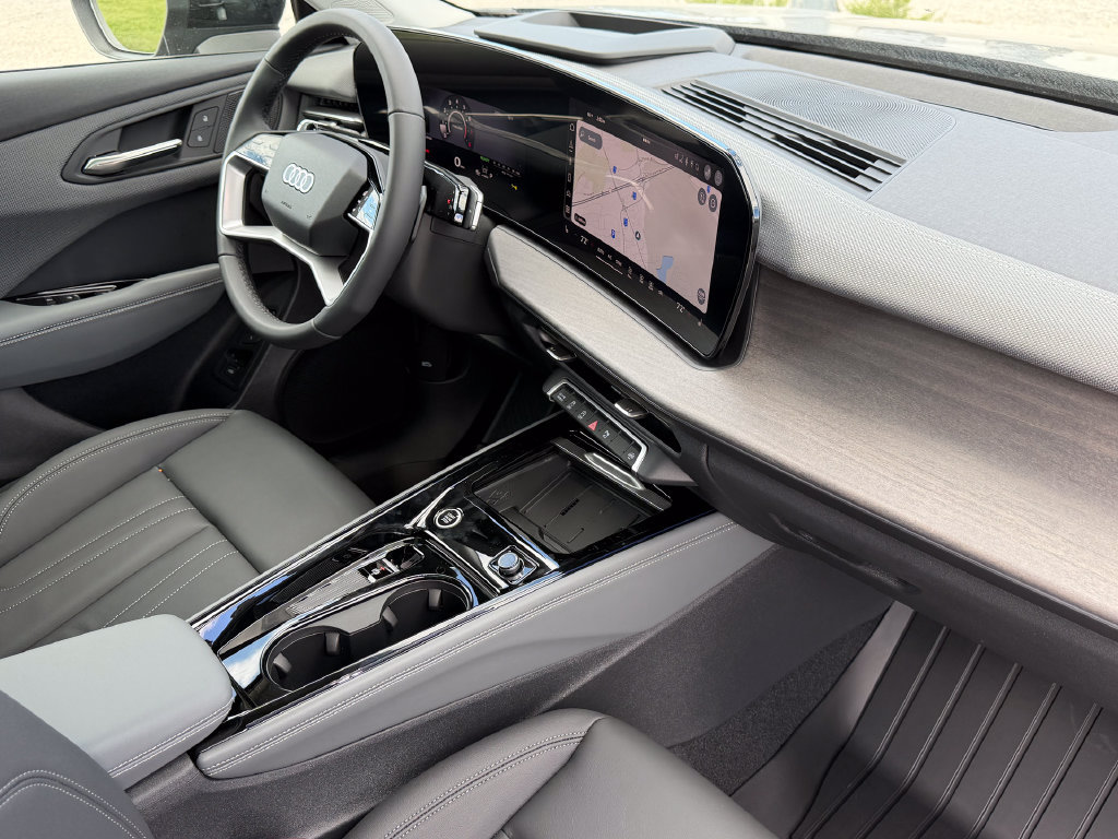 New 2026 Audi Q3 quattro 2.0T AWD/4WD image 11