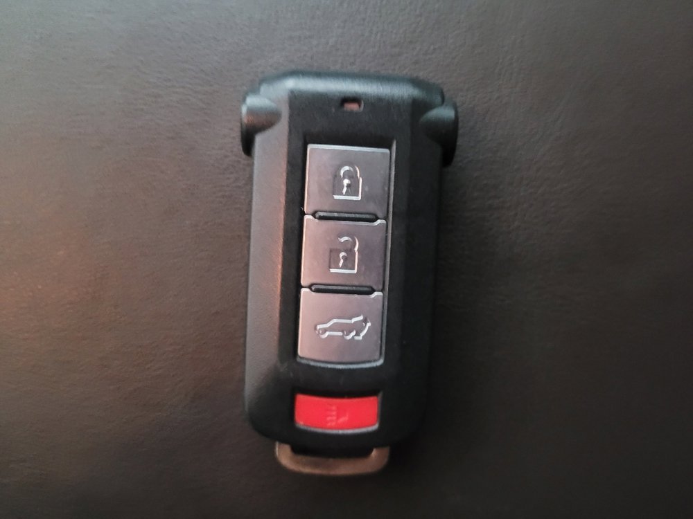 Used 2018 Mitsubishi Outlander SEL image 32