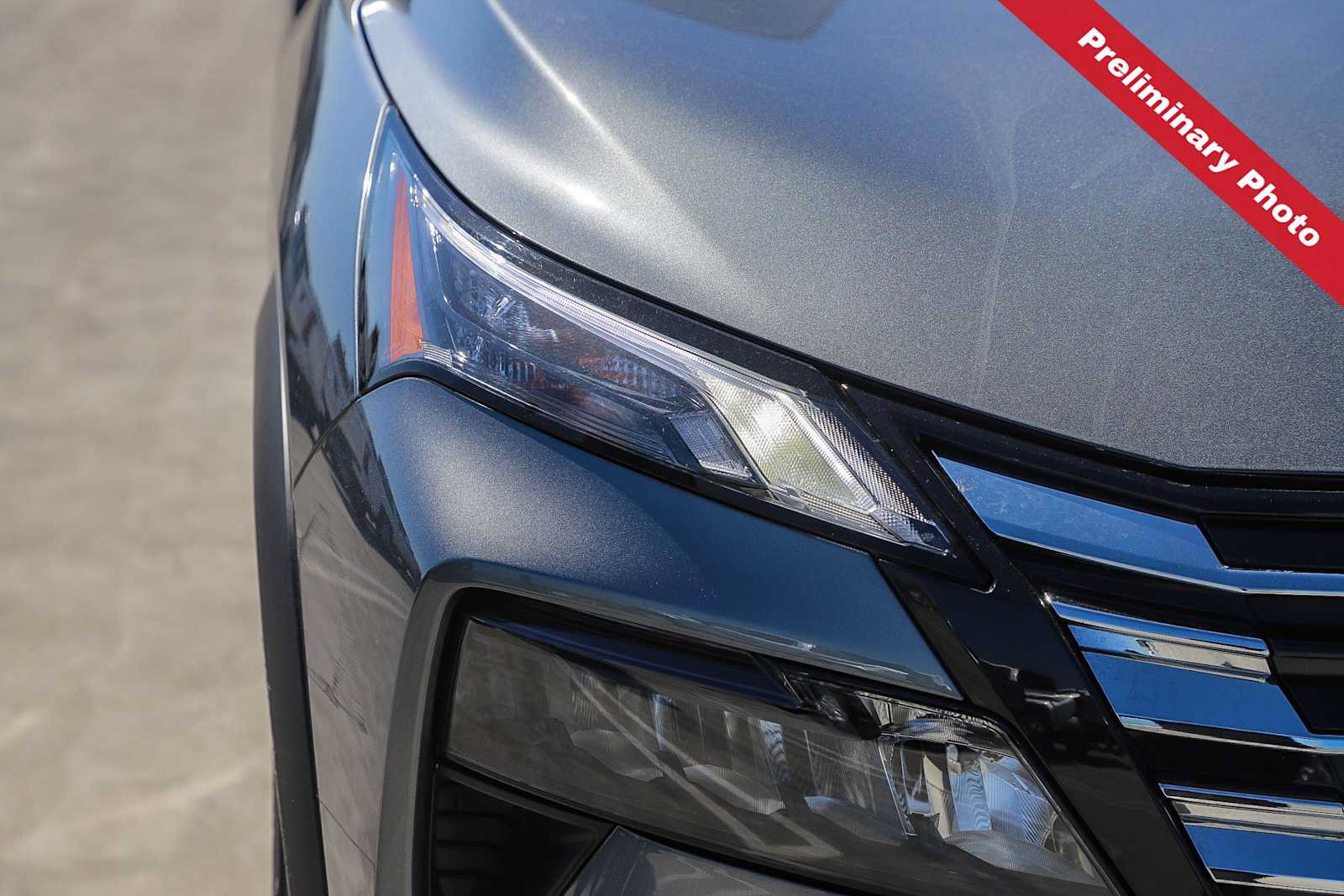 Used 2025 Nissan Rogue S FWD image 4