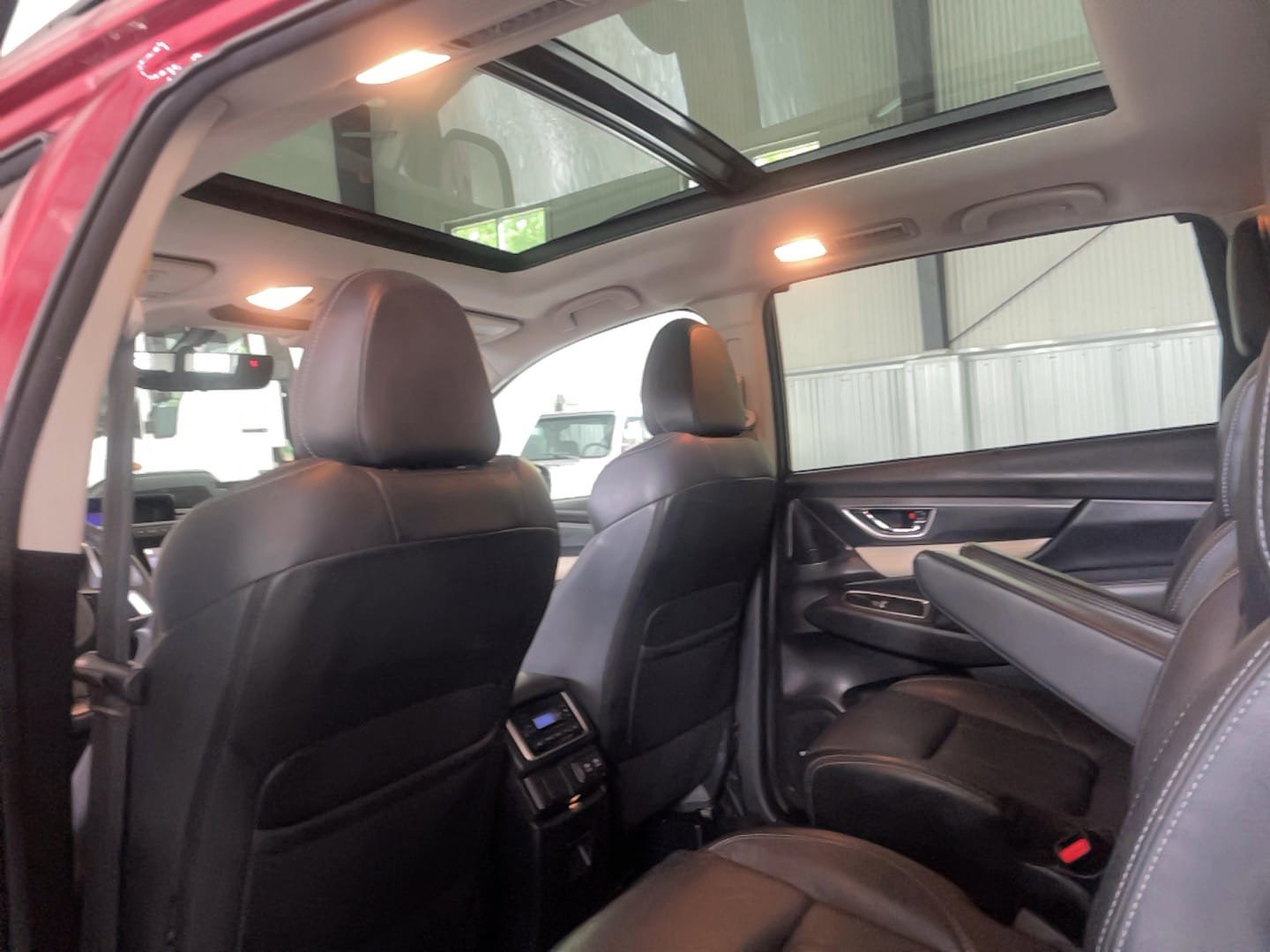 Used 2020 Subaru Ascent Limited w/ Technology Package AWD/4WD image 7