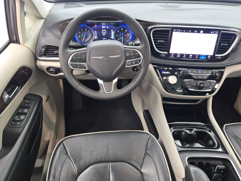 Used 2022 Chrysler Pacifica Limited FWD image 17