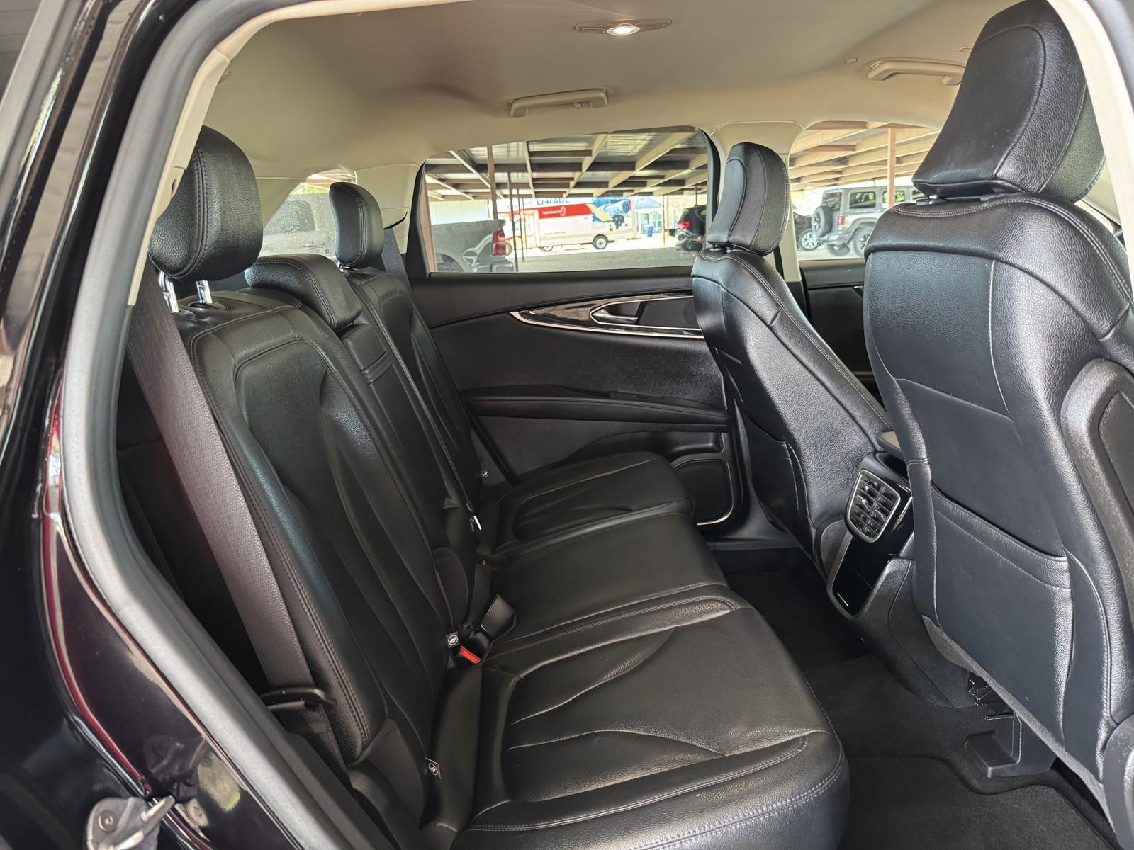 Used 2023 Lincoln Nautilus AWD image 32