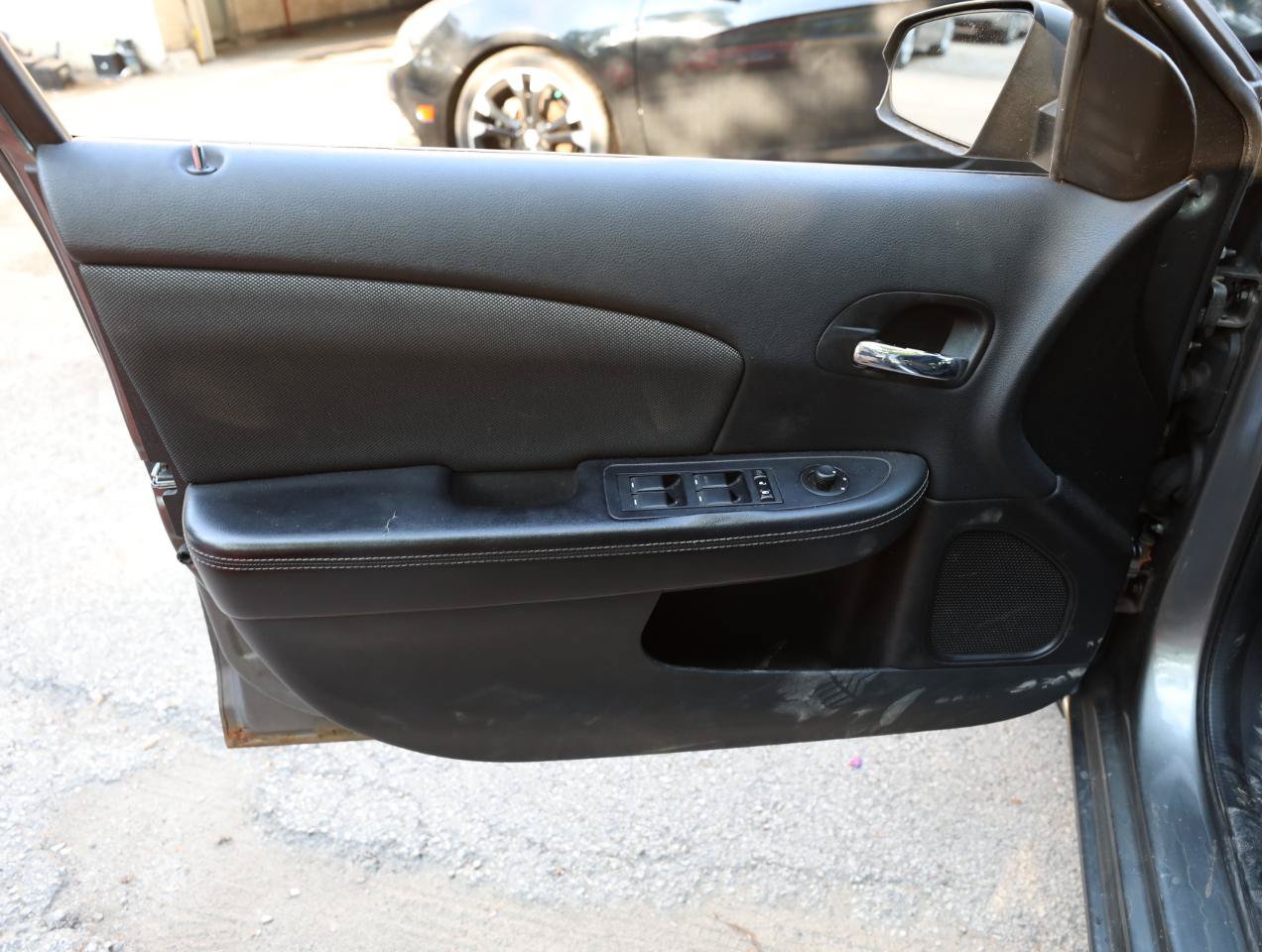 Used 2013 Dodge Avenger SE FWD image 14