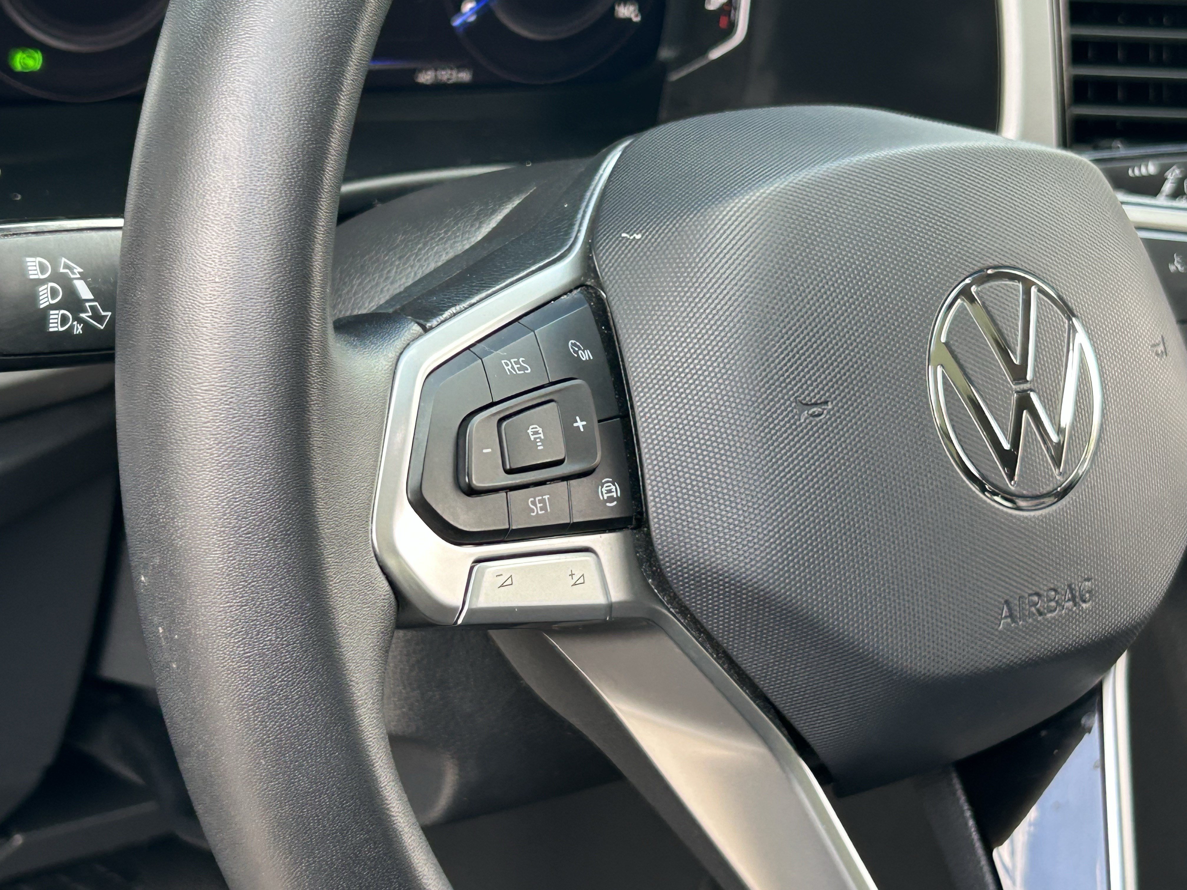 Used 2023 Volkswagen Atlas SE w/ Panoramic Sunroof Package AWD/4WD image 29