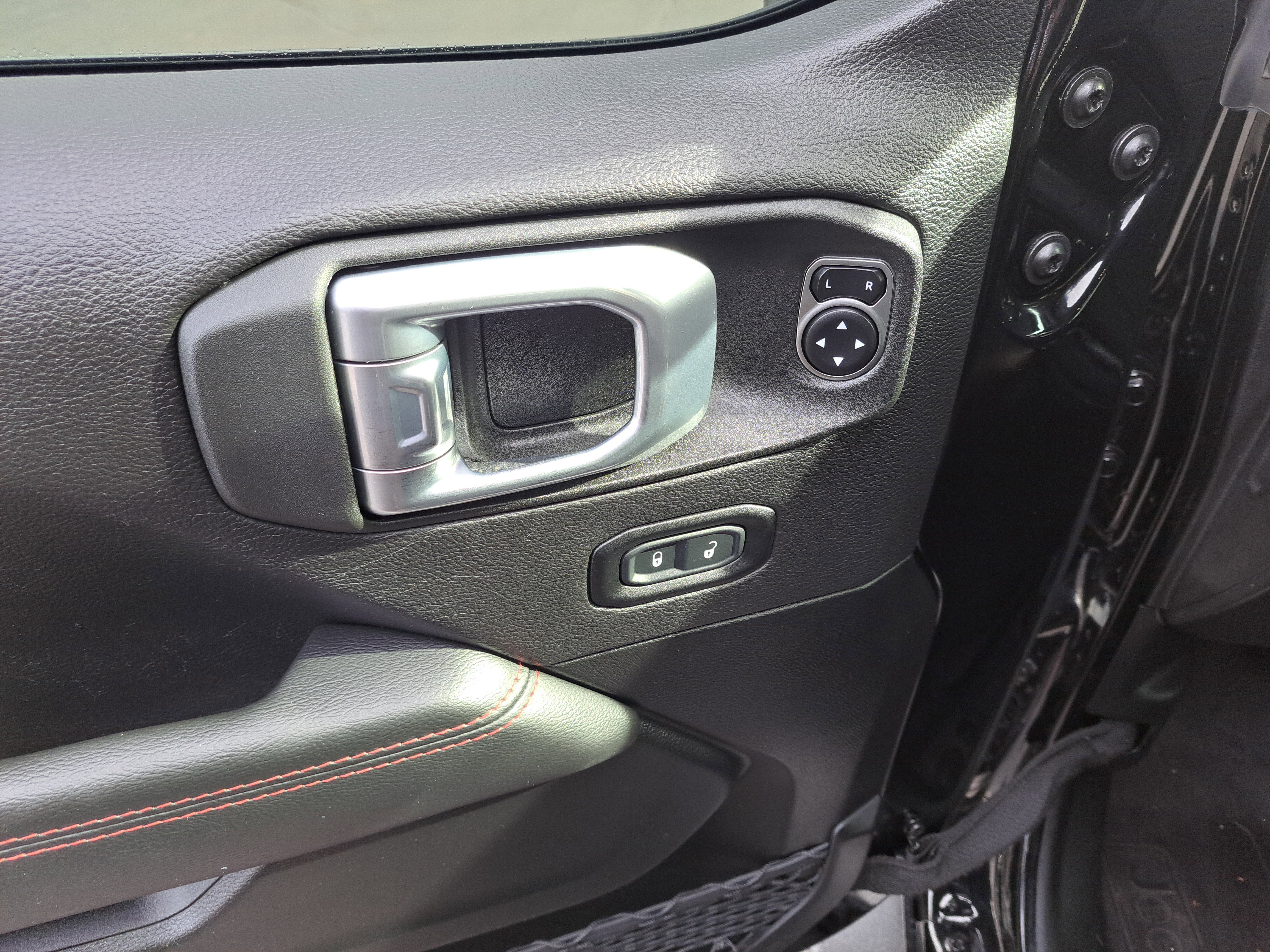 Used 2023 Jeep Wrangler Unlimited Rubicon w/ Steel Bumper Group image 15