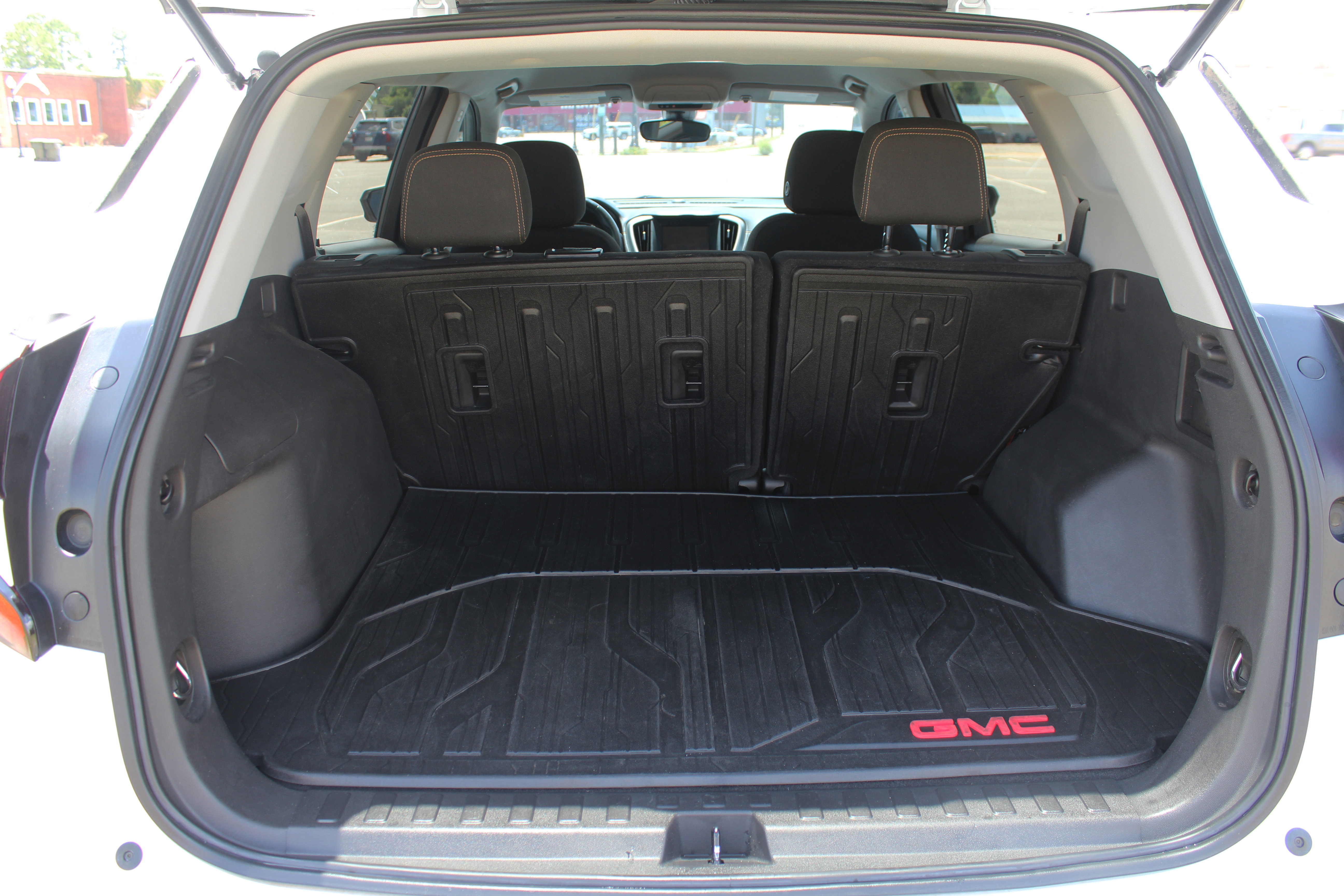 Used 2021 GMC Terrain SLE w/ Driver Convenience Package image 6