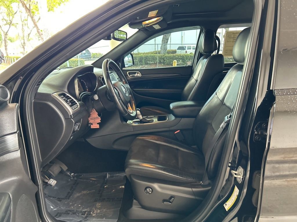 Used 2019 Jeep Grand Cherokee Altitude AWD/4WD image 5