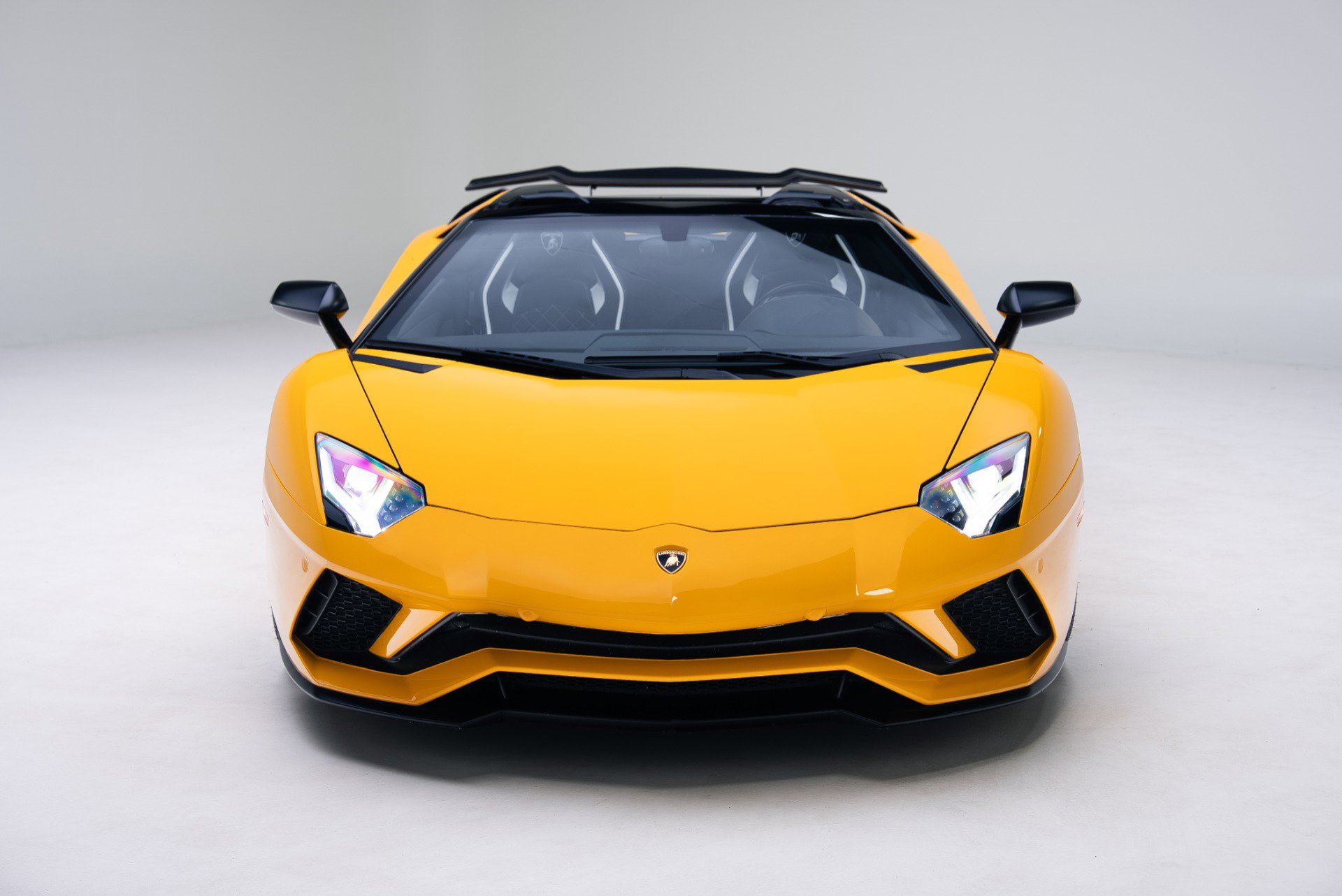 Used 2018 Lamborghini Aventador S image 16