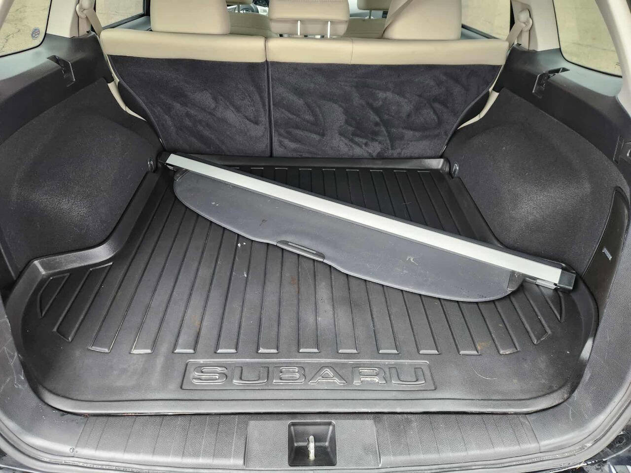 Used 2011 Subaru Outback 2.5i Limited image 14