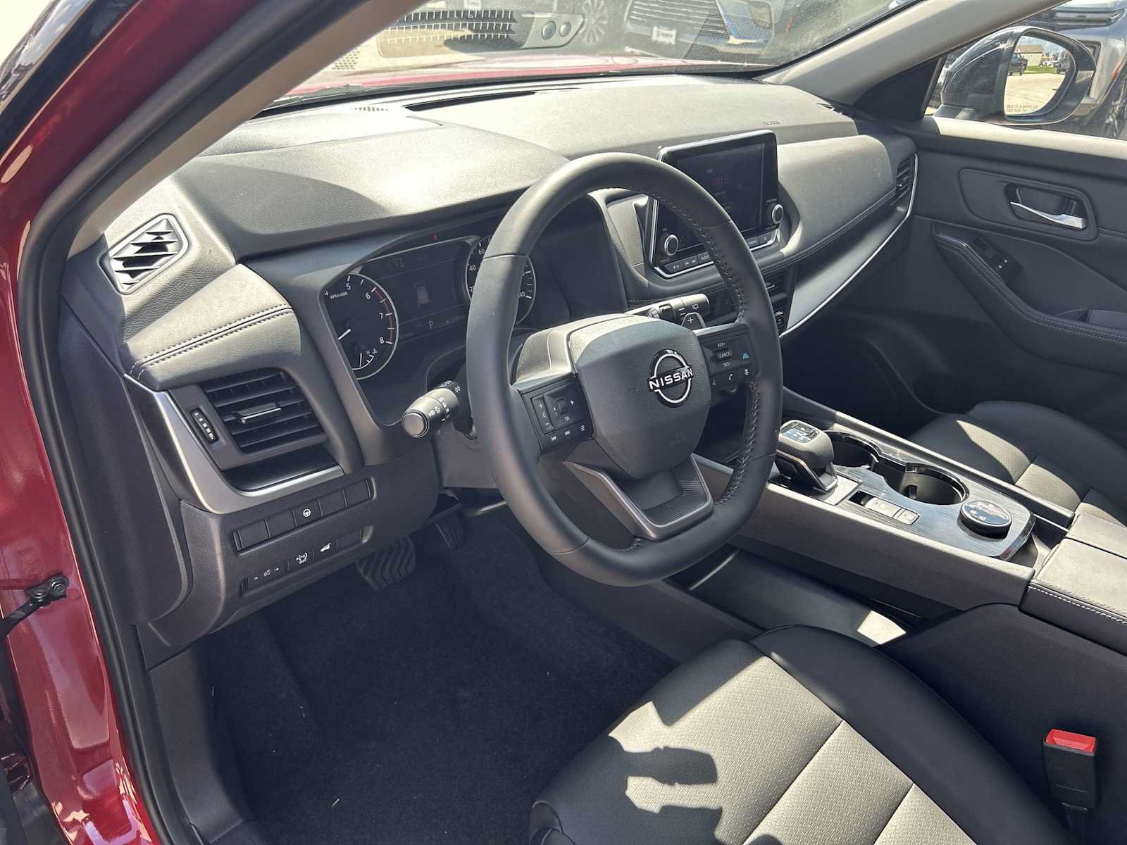 Used 2026 Nissan Rogue Dark Armor AWD/4WD image 11