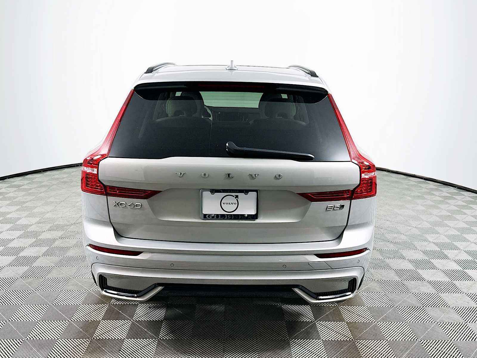 Used 2023 Volvo XC60 B5 Plus w/ Climate Package AWD/4WD image 6