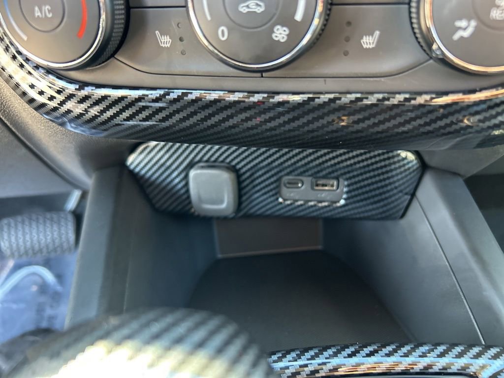 Used 2025 Chevrolet Trax LS w/ LS Convenience Package FWD image 35